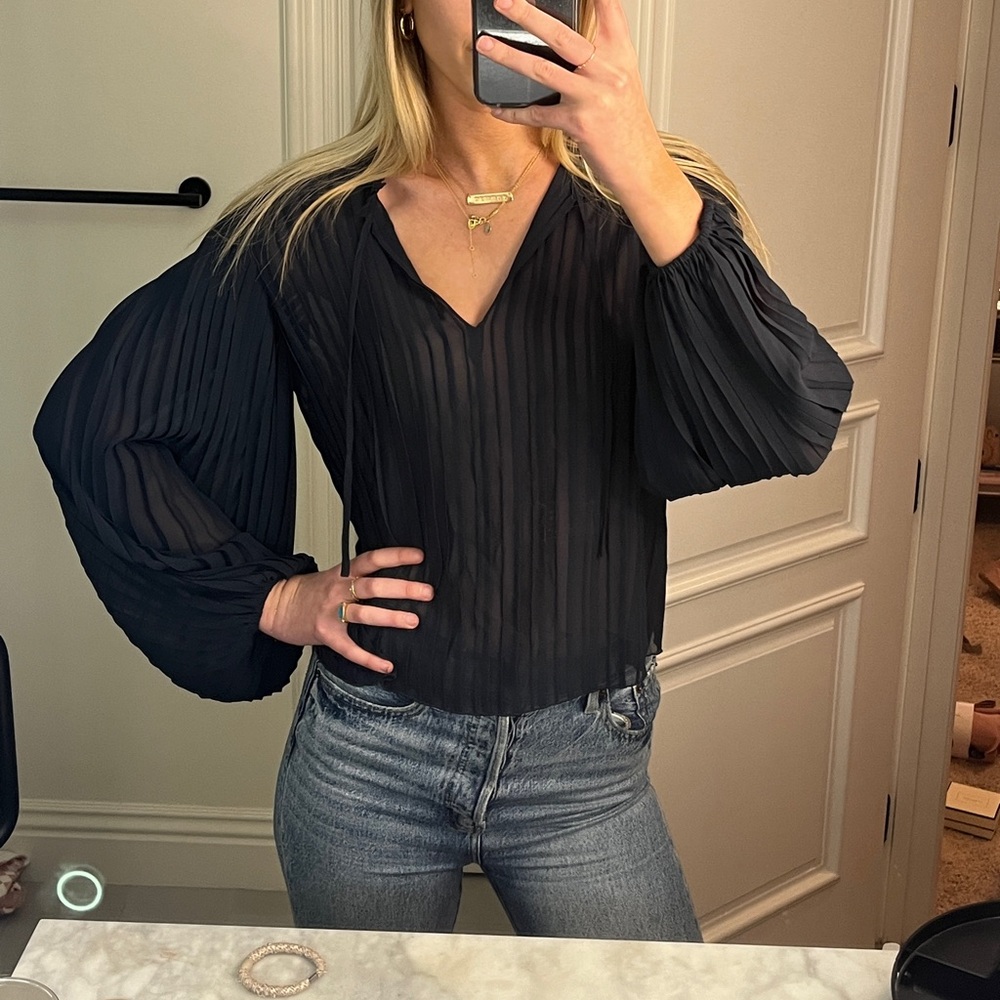 FRAME pleated navy long sleeve blouse
